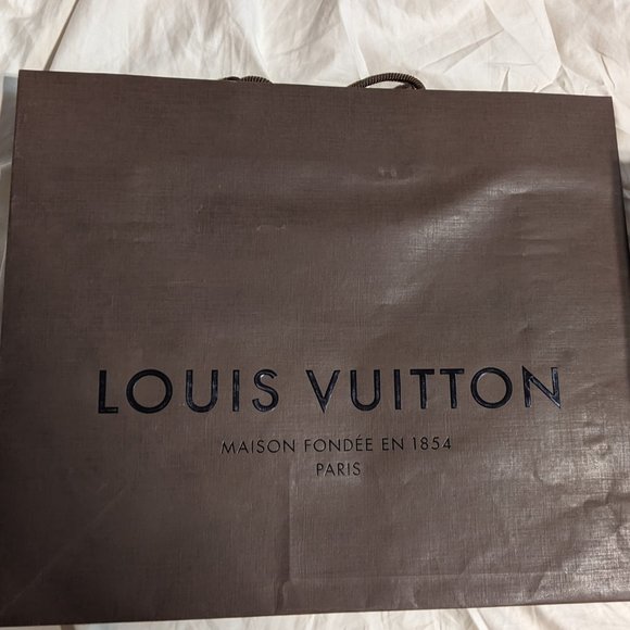 Louis Vuitton Gift Box and LV Shopping bag - Picture 6 of 8